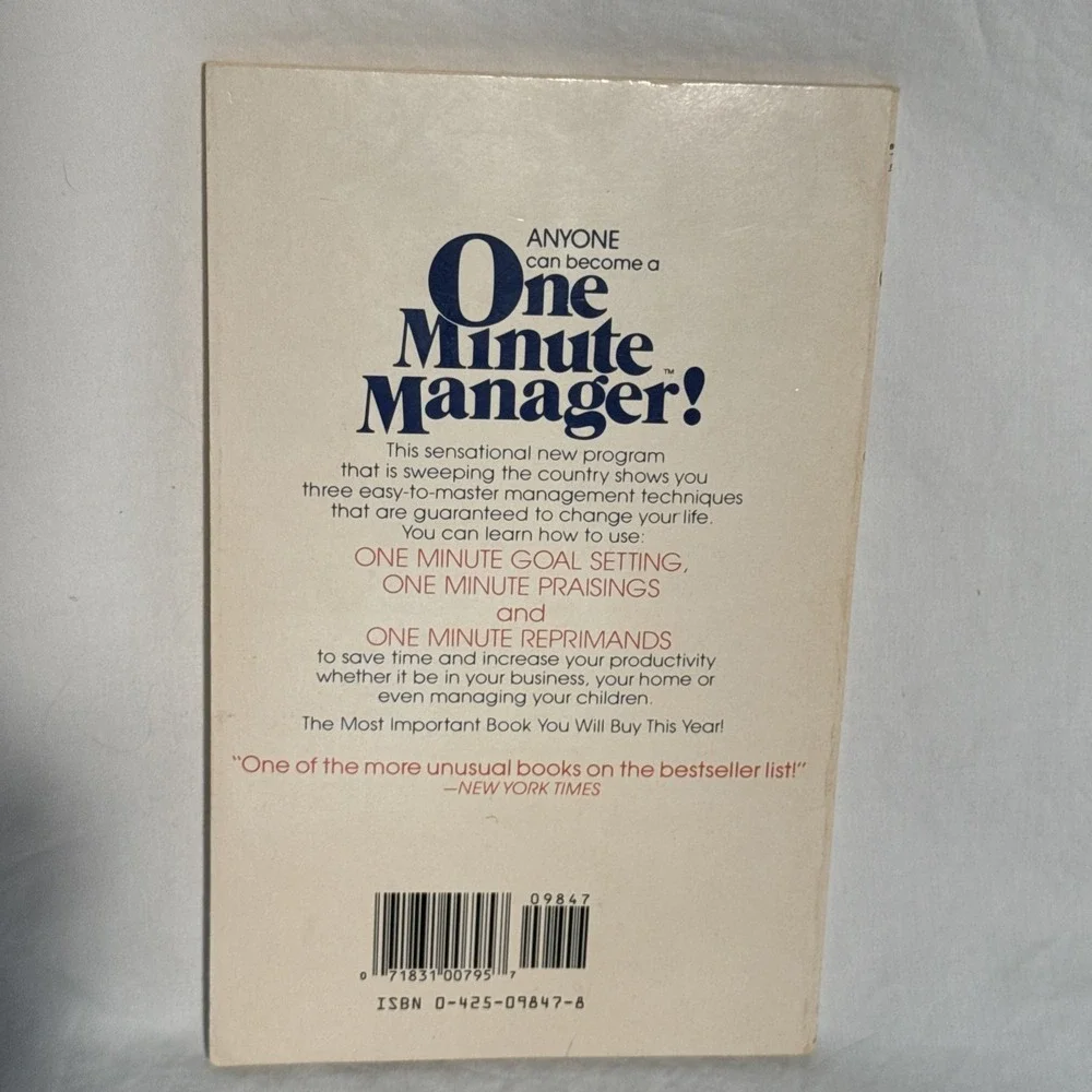 The One Minute Manager - Paperback By Blanchard & Johnson - GOOD